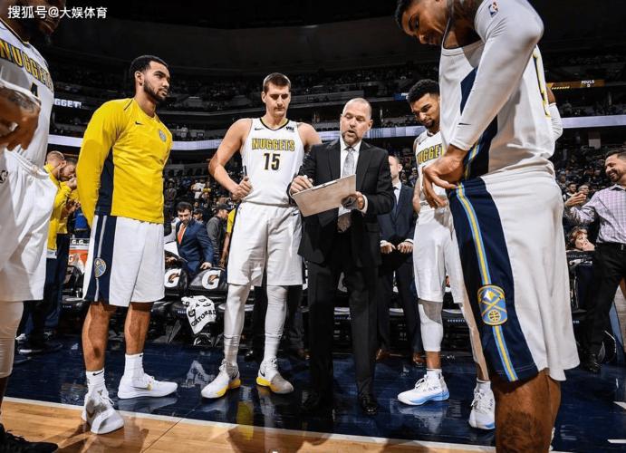 圆梦，在山顶解说解放者杯的男孩获邀与专业解说一起解说秘鲁甲（山巅解说走红后，解放者杯男孩受邀与专业解说同台解说秘鲁甲）