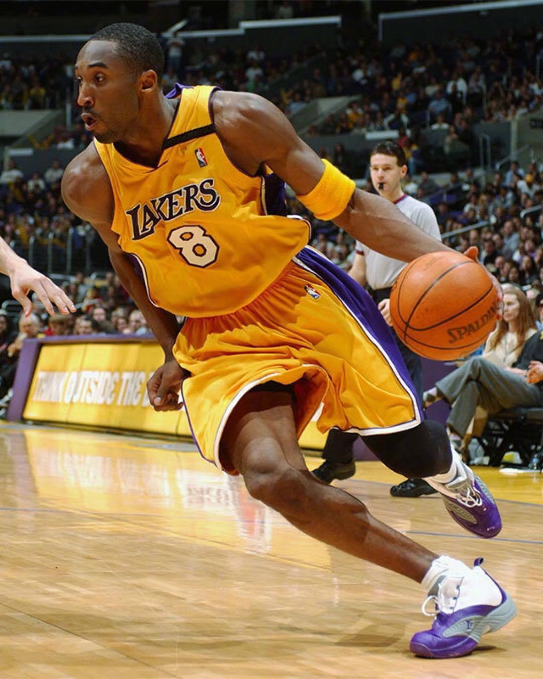 利雅得胜利4-1赛哈特海湾，C罗凌空倒钩破门，菲利克斯传射（利雅得胜利4比1击败赛哈特海湾，C罗倒钩破门，菲利克斯一传一射）