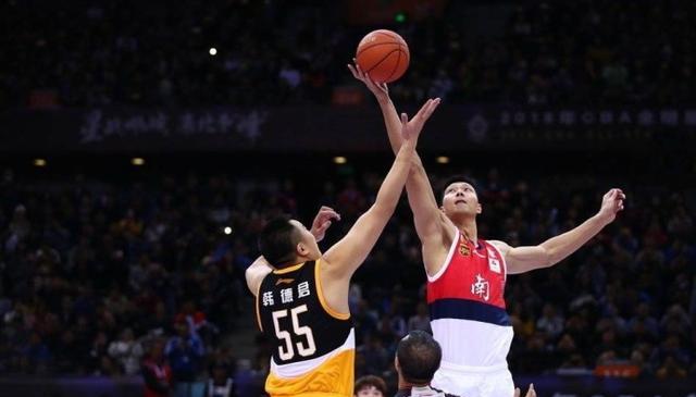 灰熊连续制造惊喜成为黑马（灰熊频频爆冷跃升黑马）