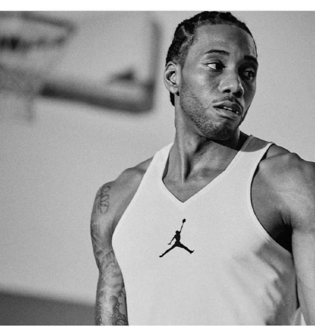 球迷：他活成了我们的骄傲（球迷自豪：他已成为我们的荣耀）